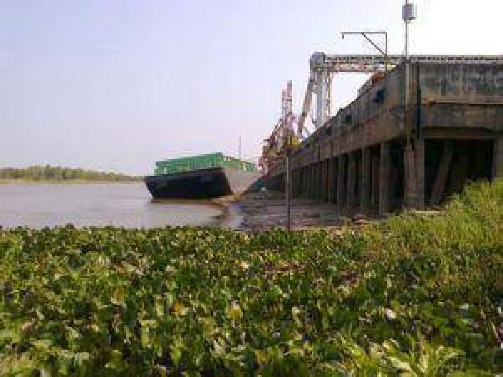 Graves inconvenientes para navegar en el riacho Barranqueras  
