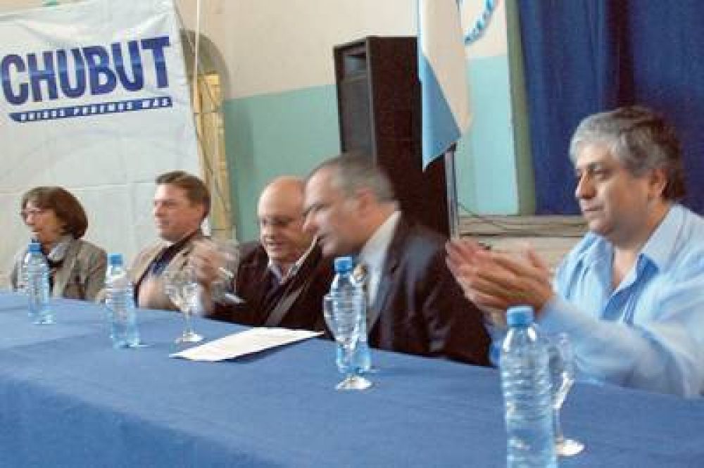 El gobernador encabez� la licitaci�n de obras del orden de los $ 44 millones