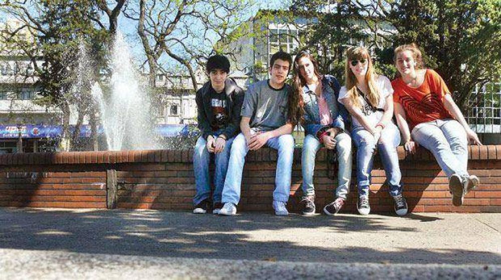 Comodorenses ganan olimp�adas nacionales de historia