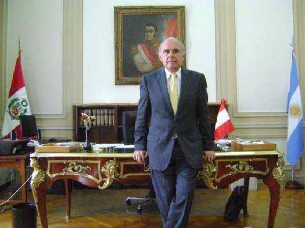 Fue suspendida la visita del embajador peruano