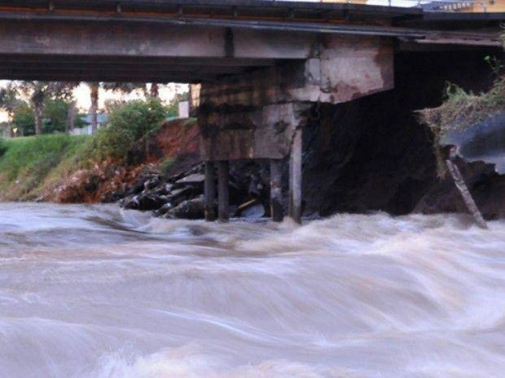 Tras la lluvia, Funes y Rold�n otra vez comprometidas por las aguas