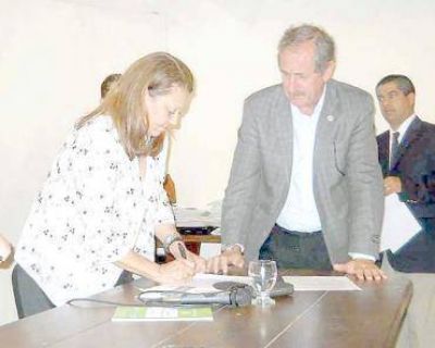 Se firm� un acuerdo contra la violencia de g�nero