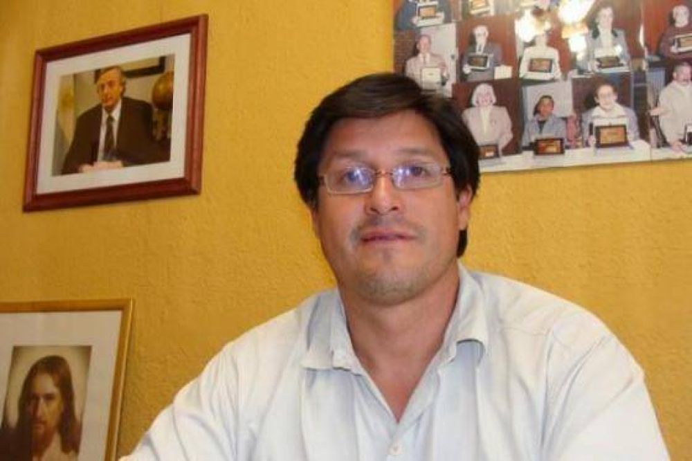Criticas a Peralta por su ausencia en el acto homenaje a Kirchner
