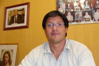 Criticas a Peralta por su ausencia en el acto homenaje a Kirchner