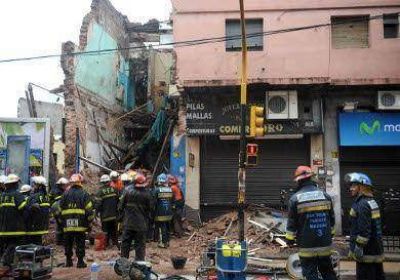 Derrumbe en Constituci�n, un herido