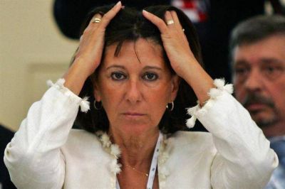 El polic�a que encontr� la bolsa con dinero contradijo a la ex ministra Miceli