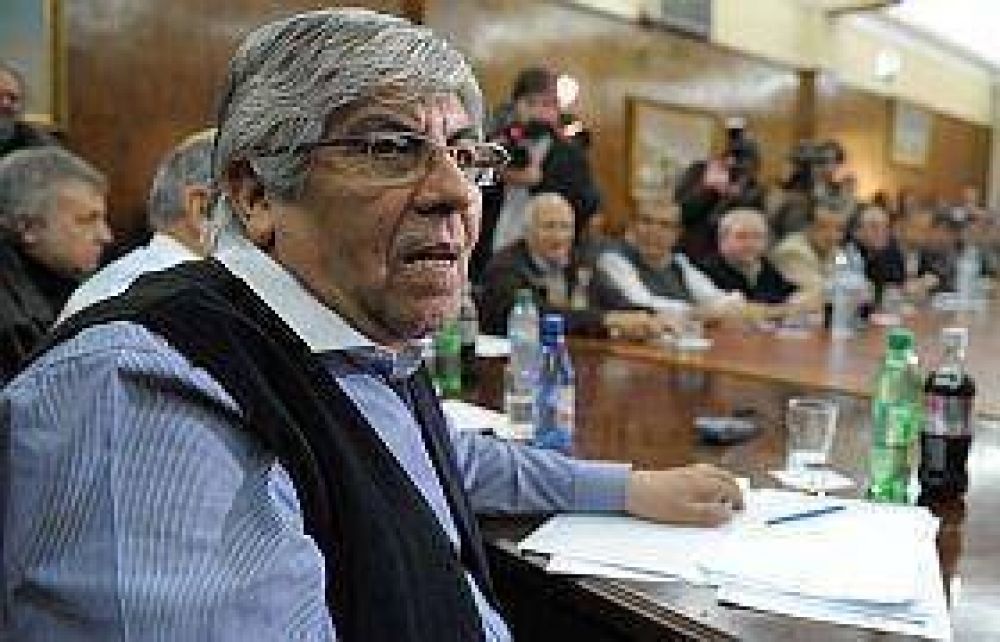Gobierno desconoci� la CGT de Moyano y el camionero prepara un paro nacional