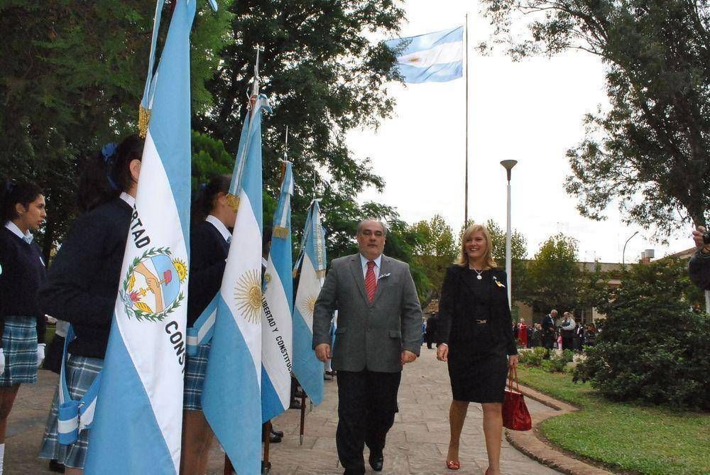 El Gobernador llega a Bella Vista con m�s de $ 2 millones en pavimentaci�n