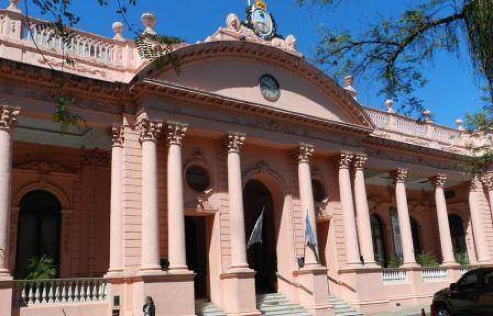 El Gobierno provincial decret� asueto para el 2 de noviembre, "D�a de los Santos Difuntos"