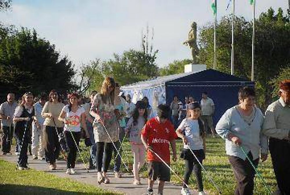 Bastones blancos concientizaron en Viedma