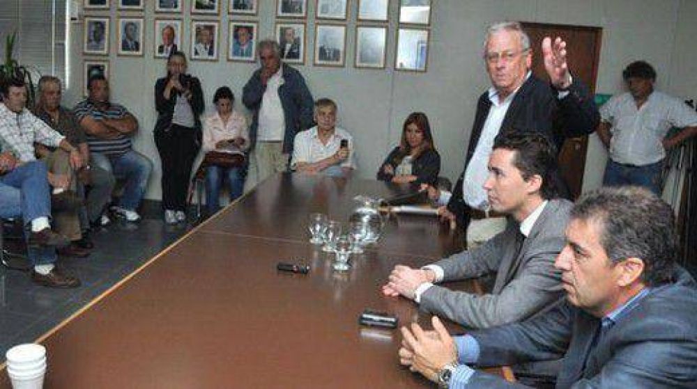 Provincia prometi� obras a los enojados productores del sudeste