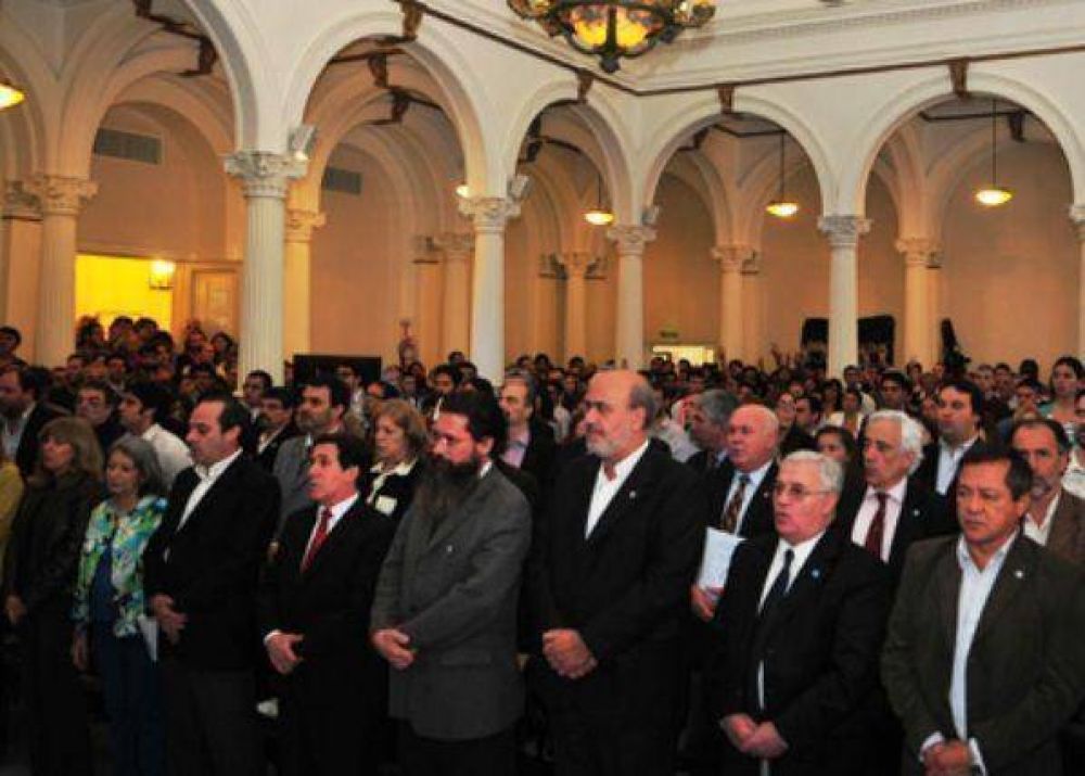  El CRUB recibi� financiamiento para play�n deportivo