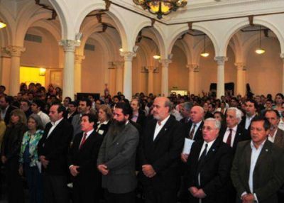  El CRUB recibi� financiamiento para play�n deportivo