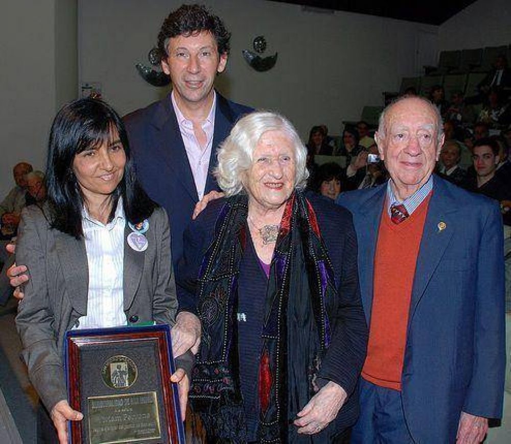 Gustavo Posse distingui� a vecinos ejemplares del partido de San Isidro