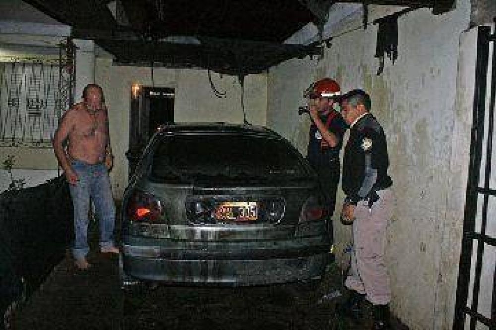 Incendiaron intencionalmente un auto	
