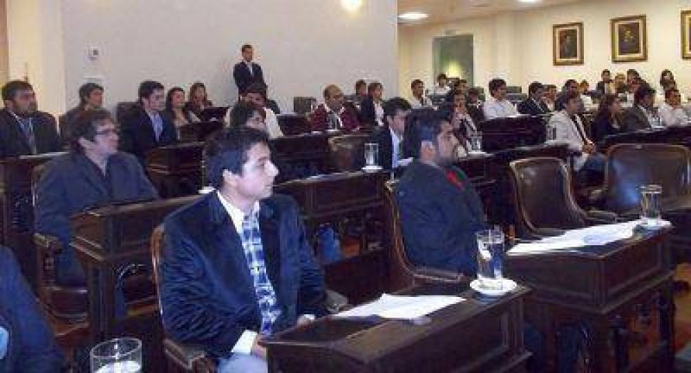 Se llev� a cabo la primera sesi�n ordinaria del Parlamento Juvenil Provincial