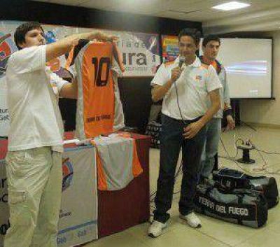 Gobierno entreg� indumentaria a los deportistas que viajan a los Juegos Nacionales Evita