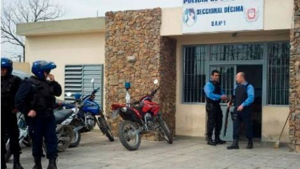 Se present� en la comisar�a y acus� a su padrastro de abuso