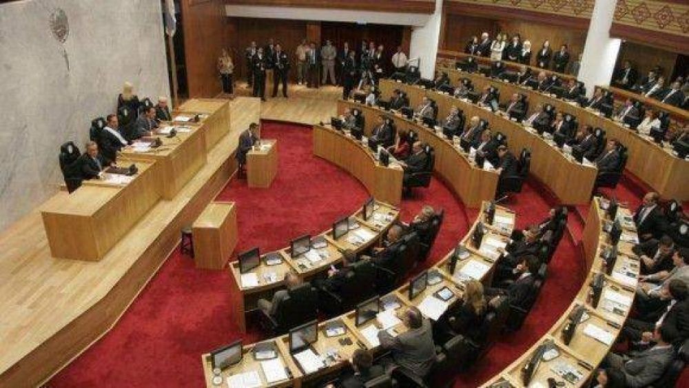  Asumir� Loza, designar�n a seis jueces y avalar�n subsidios para una empresa