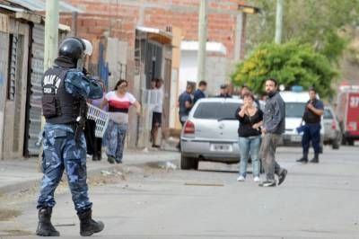 Corridas y disparos en nuevo enfrentamiento entre familias