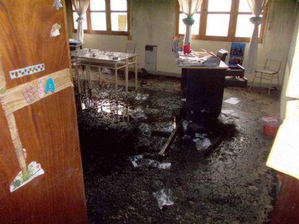 Subsidio para la reconstrucci�n de la Escuela N� 13