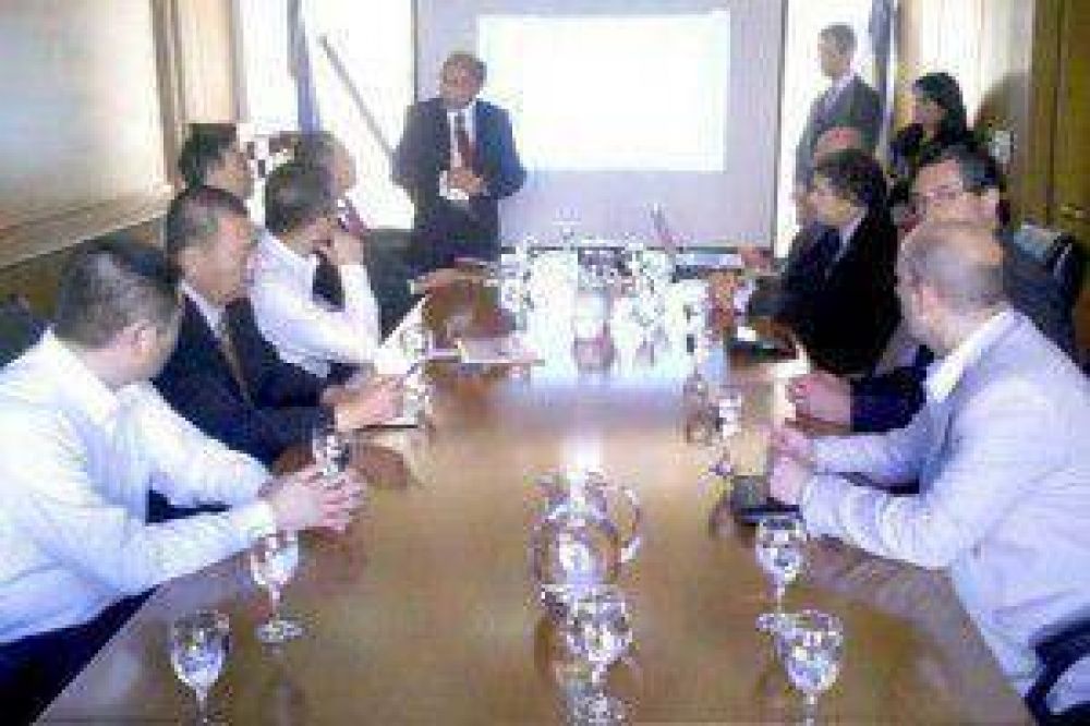 Buscan fomentar la inversi�n oriental en emprendimientos juje�os 