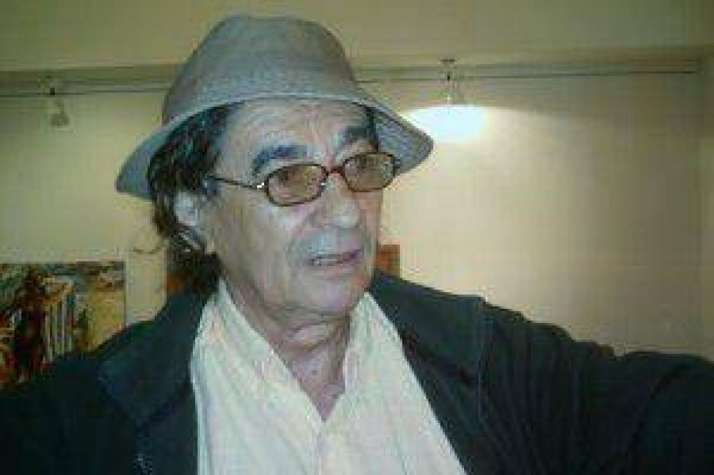 Juan Carlos Entrocassi critic� duramente al jurado del sal�n regional del Bicentenario