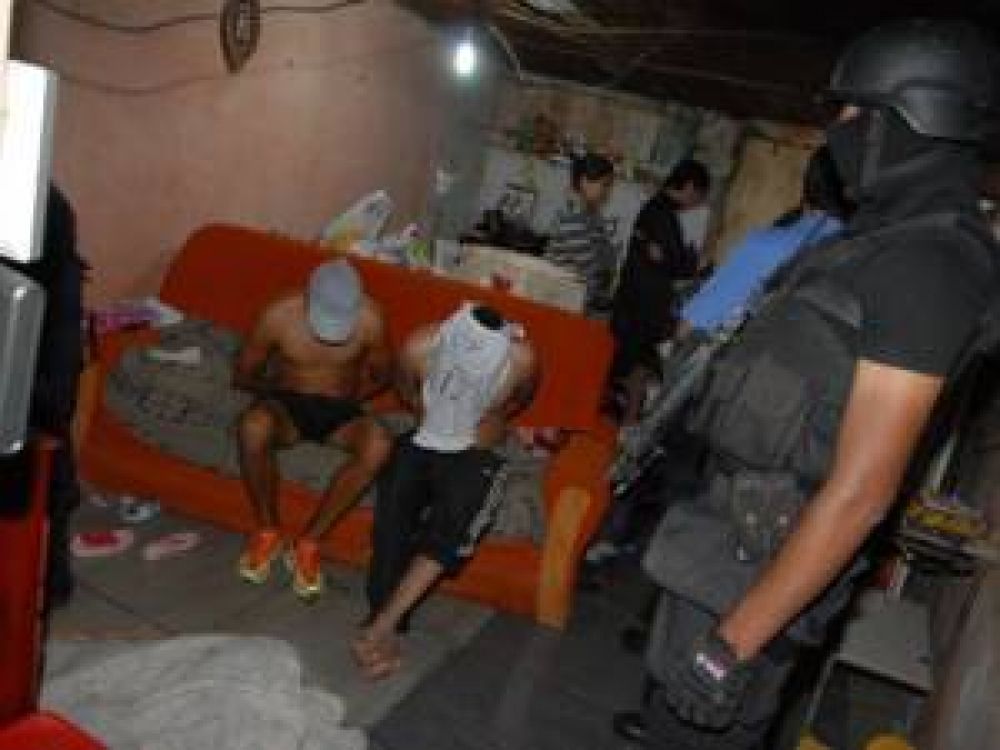 Tres detenidos en un allanamiento en el barrio San Martin