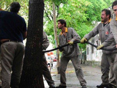 Denuncian el desv�o de fondos de la EPE y Aguas al Tesoro provincial