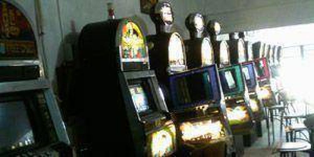 Contin�a el control de m�quinas tragamonedas