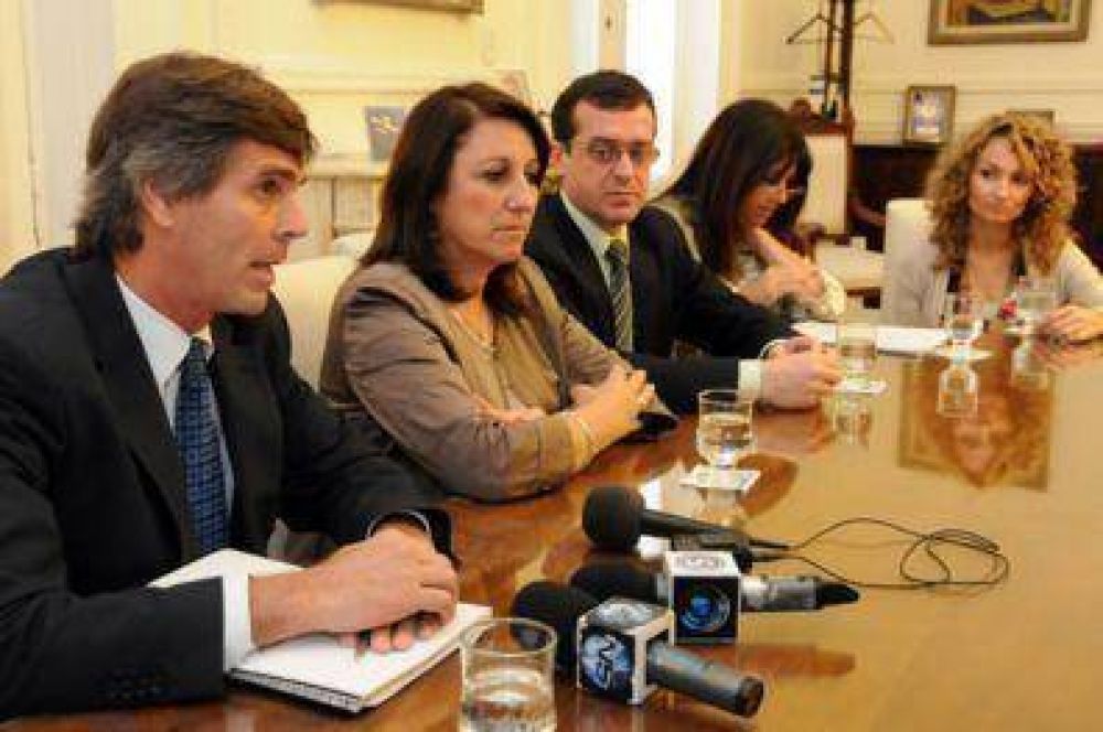 "Lo que no quieren es competencia"