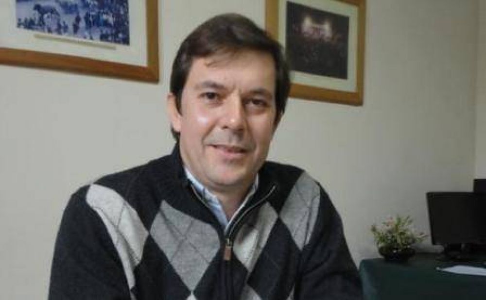 Con cr�ticas hacia el Ejecutivo, Neri asumi� la presidencia del comit� UCR