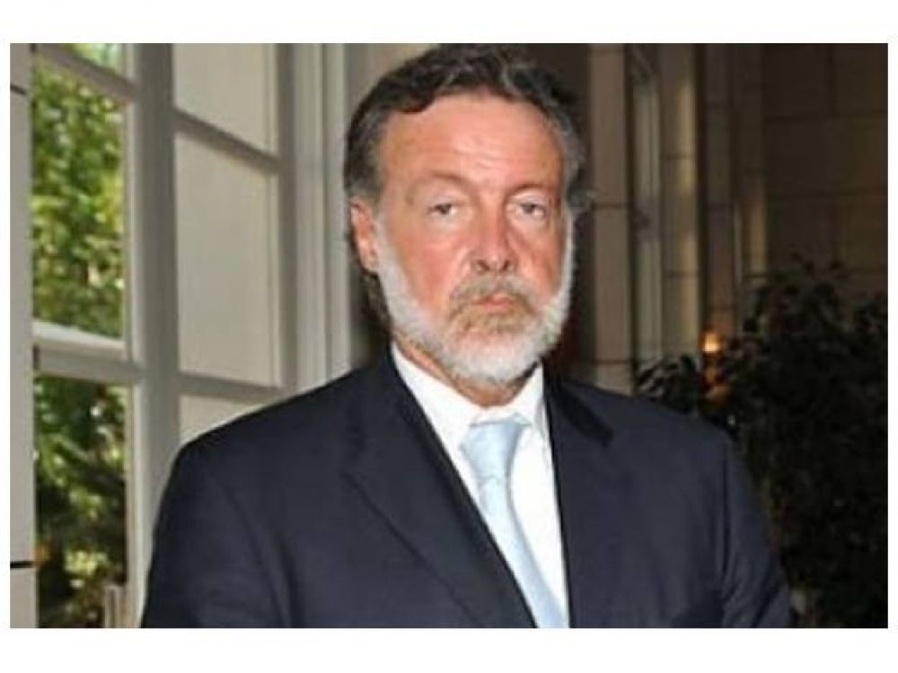 �No lo conozco, ni soy socio de Vera Barros�