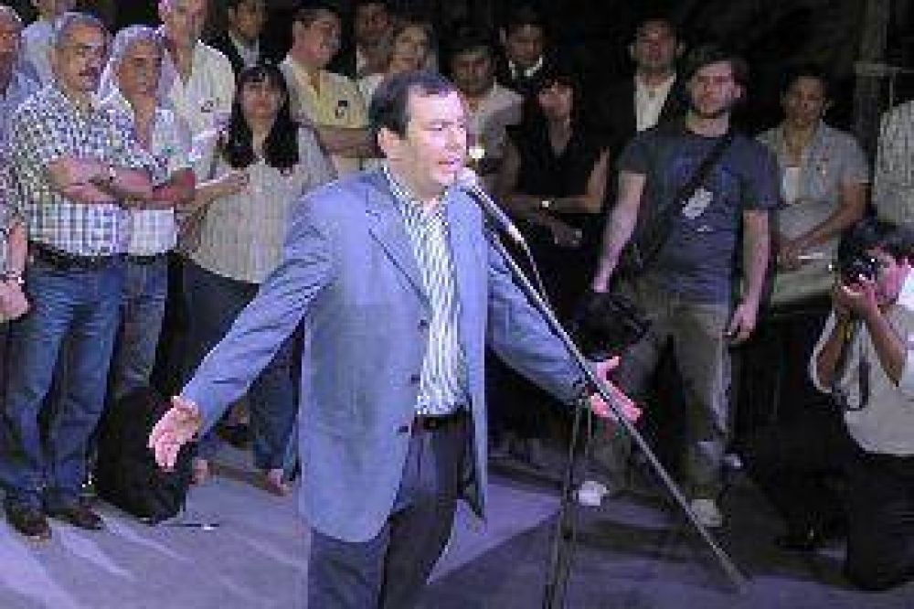 Respald� el proyecto del voto a partir de los 16