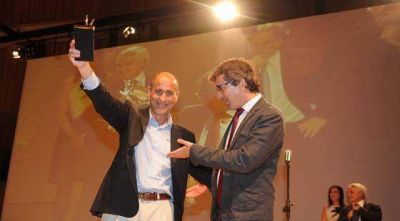 Fernando Monacelli gan� el Premio Clar�n de Novela