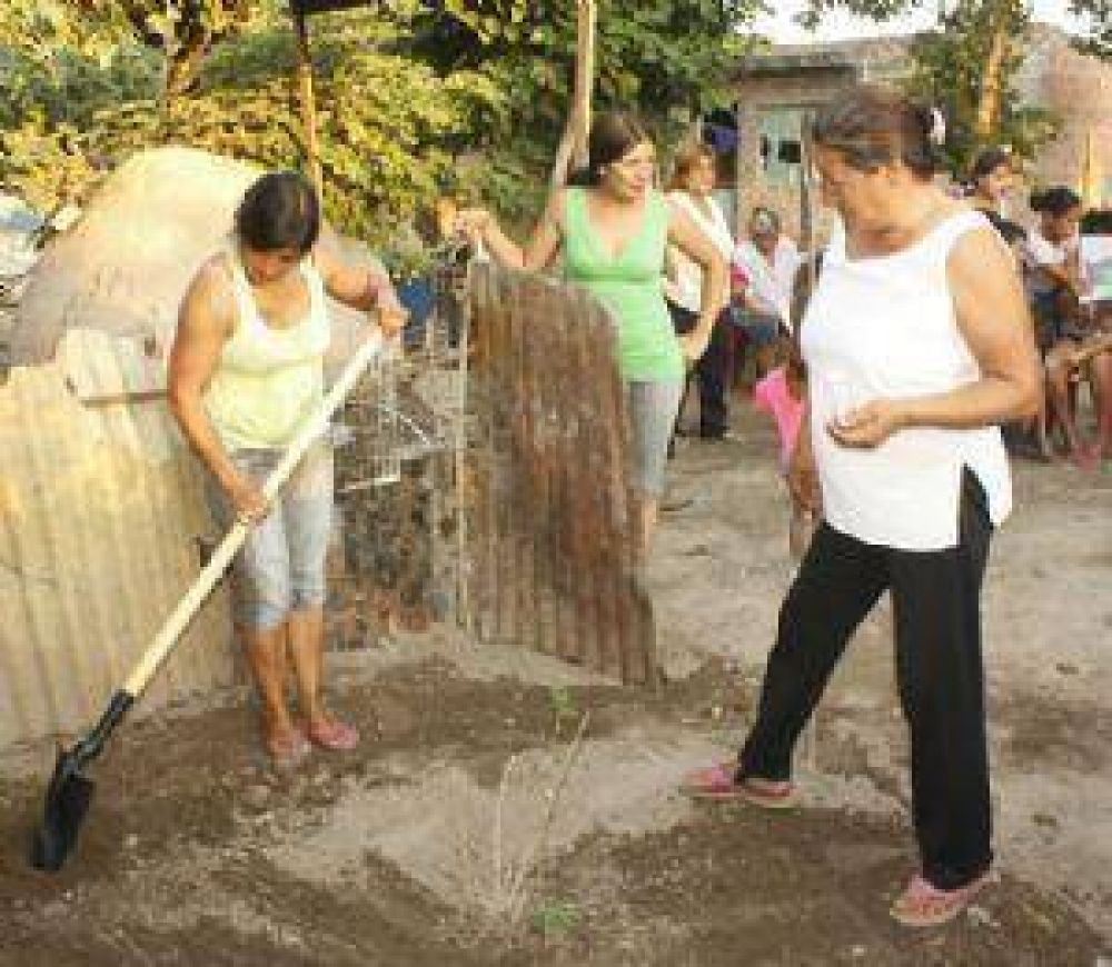 La Fundaci�n Cantos capacit� sobre las huertas familiares