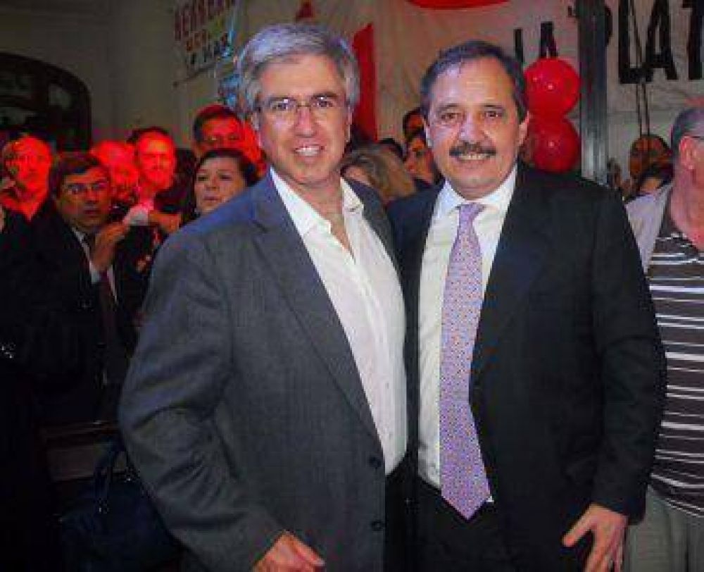En una noche caliente, asumieron autoridades