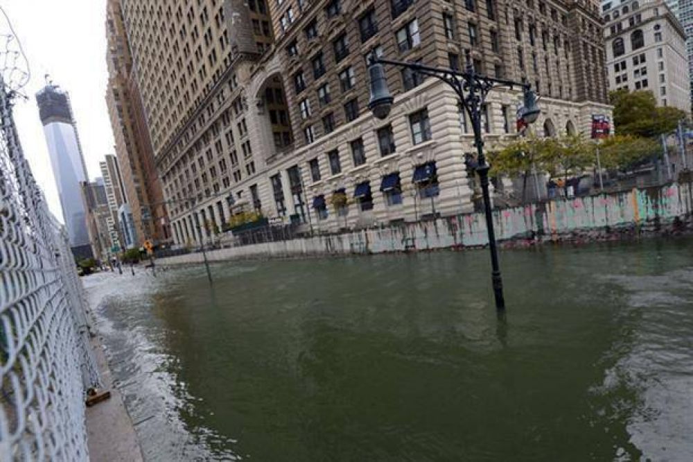En shock, EE.UU. busca recuperarse de la fuerza devastadora de Sandy