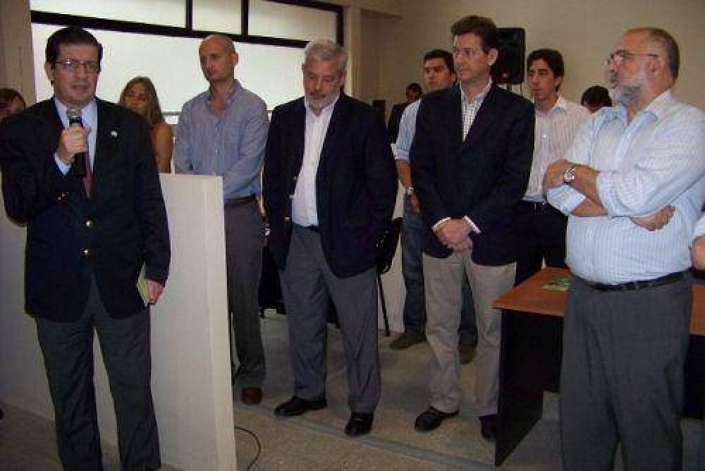 Braillard Poccard presente en la inauguraci�n de la sede de la Subsecretaria de Comercio y Defensa al Consumidor