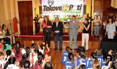 El Gobierno Provincial lanz� el Tekov� Pot� de cestoball
