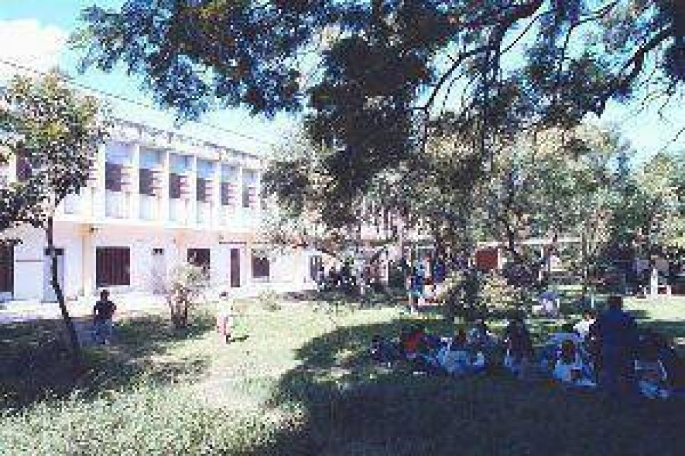 Crearon falsas identidades para cobrar por cargos docentes inexistentes