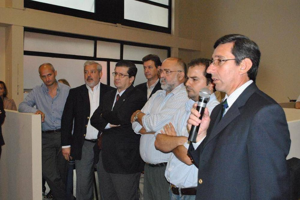 El gobierno quiere mantener el consumo respaldando los derechos del consumidor