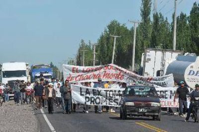 Vecinos de Chacra Monte de Roca piden mejoras en el barrio