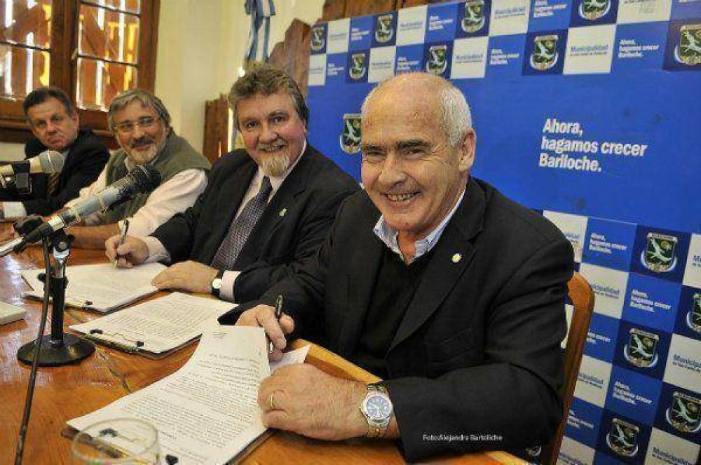  Esperan anuncios con la llegada de Meyer