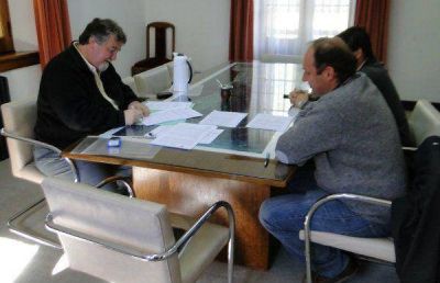  Goye firm� contratos para obras en calles de la ciudad