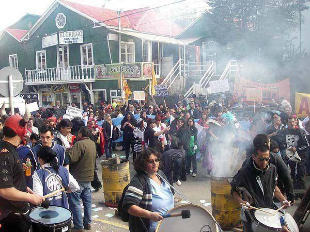 Importante manifestaci�n de trabajadores de la salud