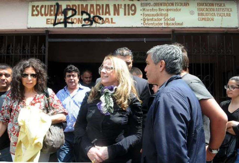 La ministra Alicia Kirchner visit� a los evacuados por el temporal en La Matanza