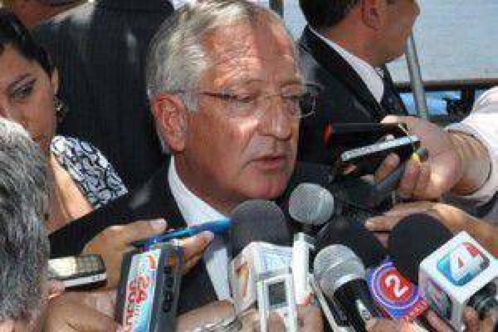 Fellner habl� del Presupuesto 2013, en elaboraci�n, y del reclamo de Profesionales