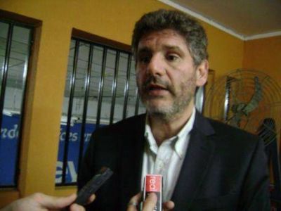 Oscar Negrelli visit� Berisso: �Al kirchnerismo no se lo puede enfrentar desde la atomizaci�n�