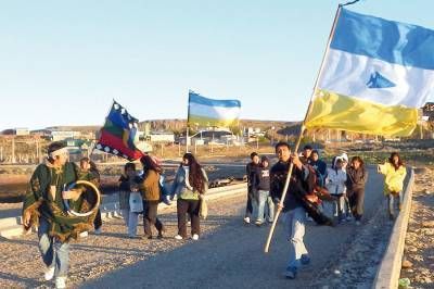 Puerto Deseado amaneci� con el sonido de trutrukas y pifilcas